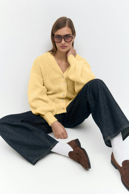 Blød cardigan med lygterærmer og skalknapper